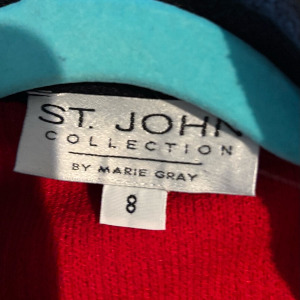 ST JOHN FABULOUS RED Blazer with BLK TRIM EUC Gold Buttons 8 - Picture 4 of 7